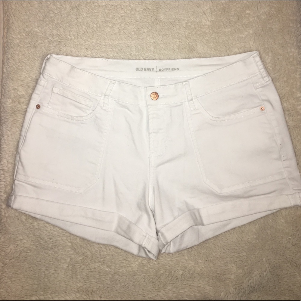 White Old Navy Boyfriend Jean Shorts!